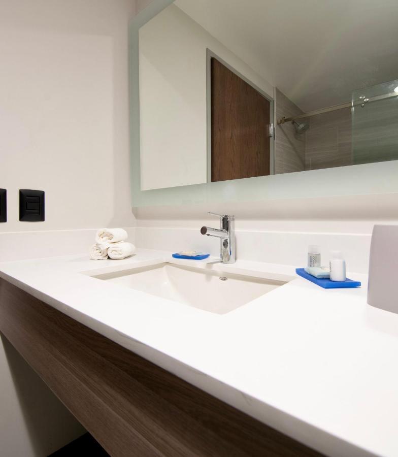 Holiday Inn Express - Guadalajara Vallarta Poniente By Ihg سابوبان المظهر الخارجي الصورة