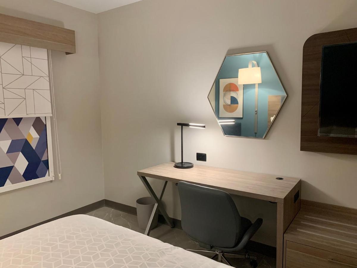 Holiday Inn Express - Guadalajara Vallarta Poniente By Ihg سابوبان المظهر الخارجي الصورة