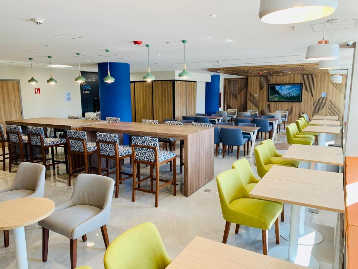 Holiday Inn Express - Guadalajara Vallarta Poniente By Ihg سابوبان المظهر الخارجي الصورة