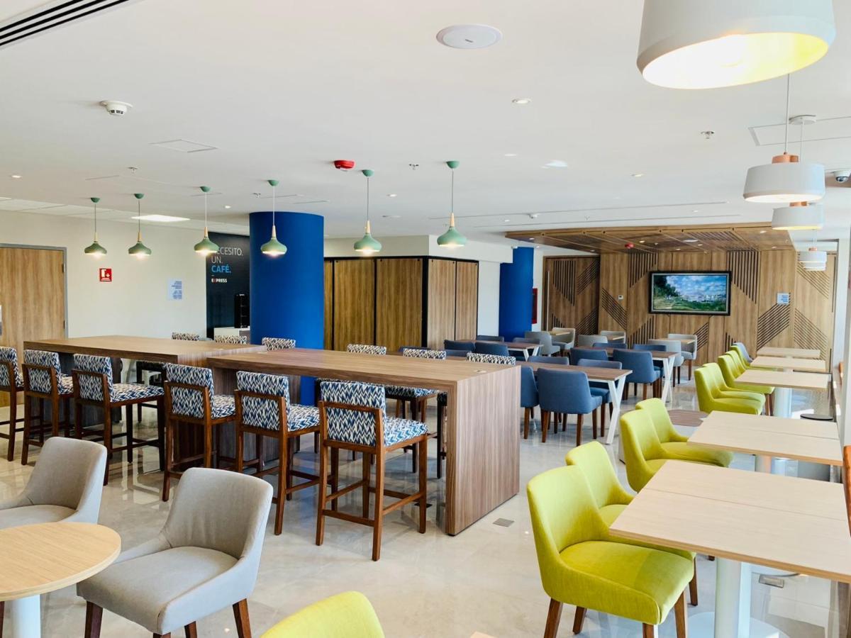Holiday Inn Express - Guadalajara Vallarta Poniente By Ihg سابوبان المظهر الخارجي الصورة
